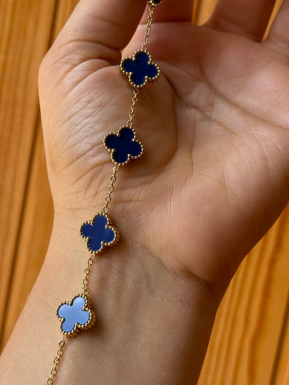 Blue leaf clover Bracelet - Picture 5 of 6